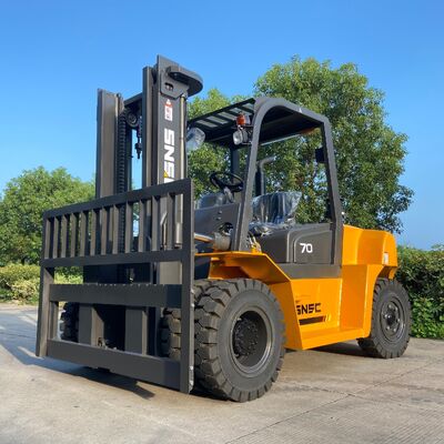 7 Ton Load Capacity Diesel Forklift with Automatic Transmission and Reinforced Mast